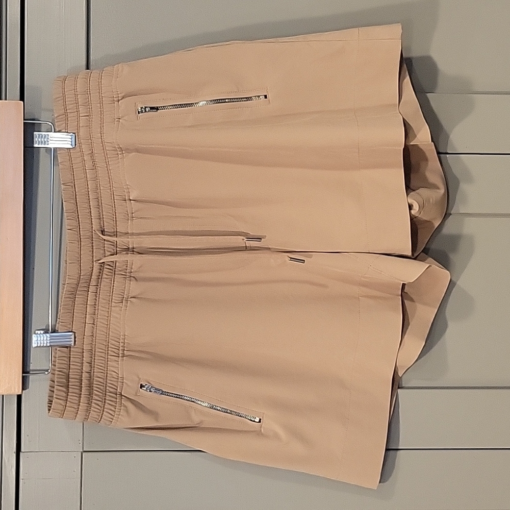 Athleta Camden Short 16T Khaki Tan
